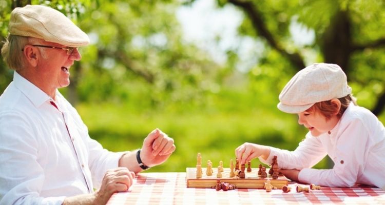 Juegos de mesa para la selección de personas mayores