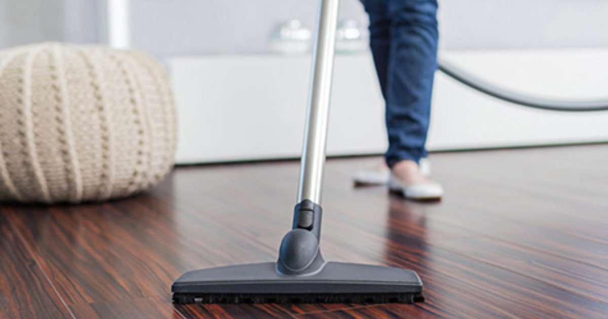 Aspirateur parquet, le meilleur modèle balai pour sol en bois ? Avis 2024